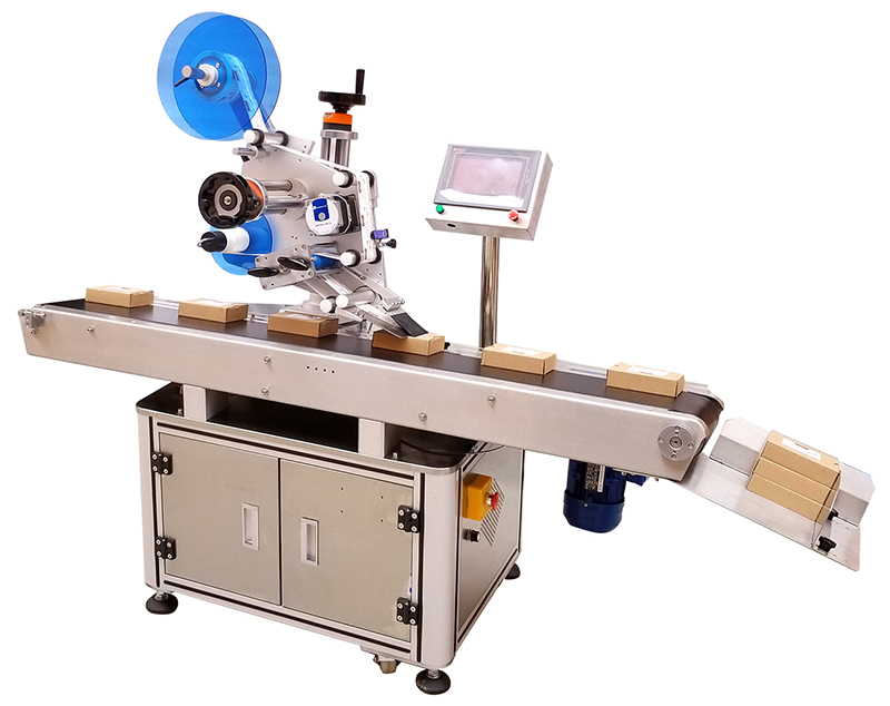 Automatic flat labeling machine (labeling flat products)