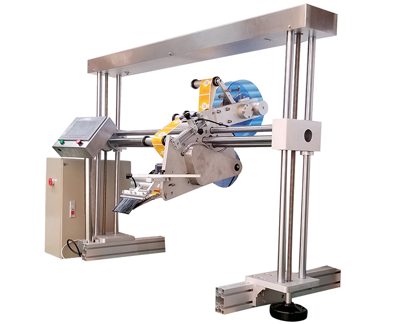 Automatic gantry labeling head